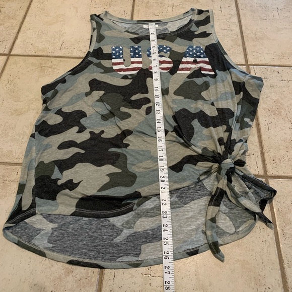 💜 Maurices Size 2 Camo USA Graphic Tie-Front Tank Top - Picture 5 of 6